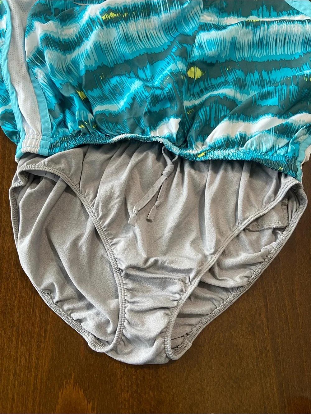 Nike Teal, White and Yellow Patterned Women’s Athletic Shorts. Size M